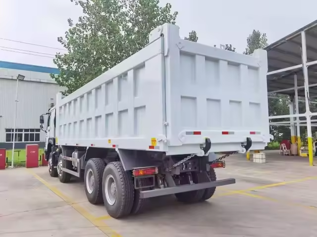 8×4 400 hp Nx Howo dump truck
