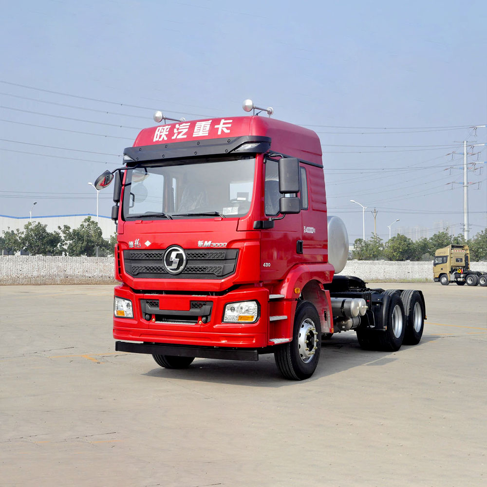 Shacman M3000 6X4 LNG tractor truck SX4258GR384TL with Weichai LNG engine and high-roof sleeper cab, optimized for long-distance coal and bulk transport.