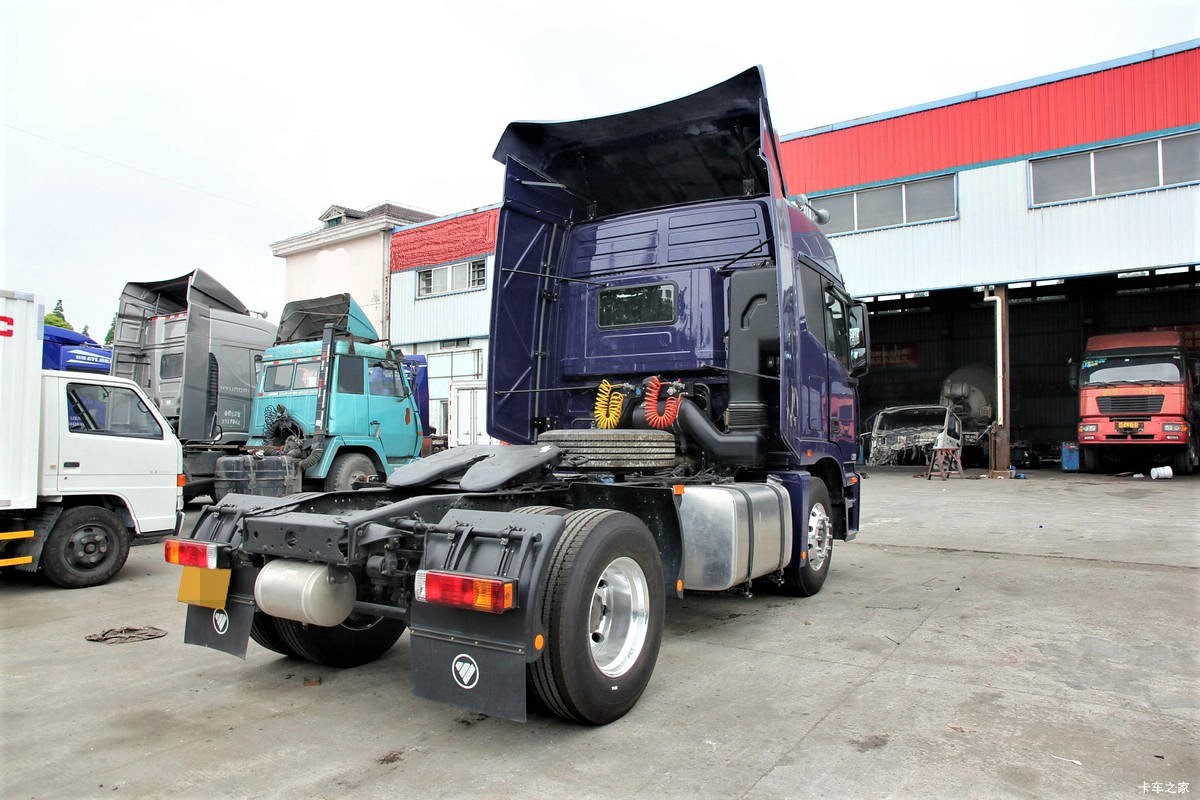 Foton Auman GTL 380HP 4x2 diesel tractor truck for logistics transport
