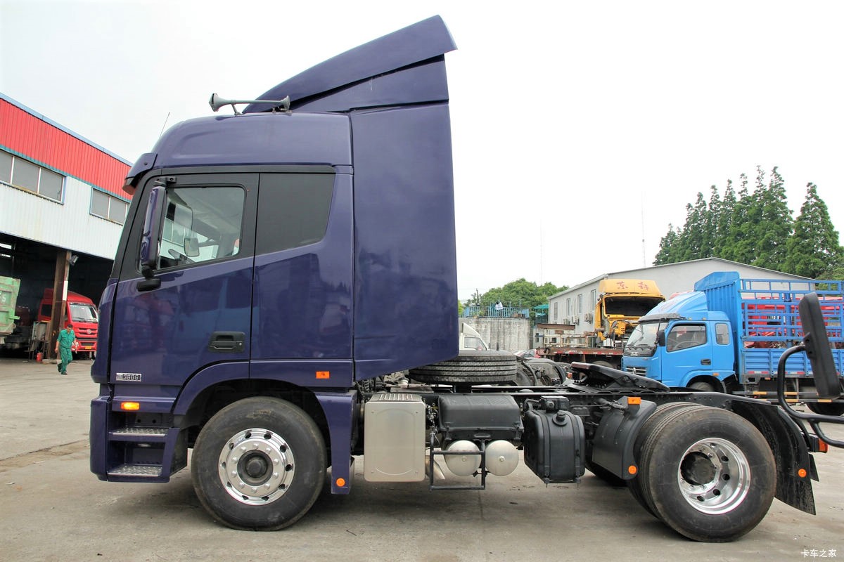 Foton Auman GTL 380HP 4x2 diesel tractor truck for logistics transport