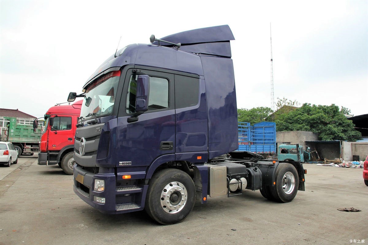 Foton Auman GTL 380HP 4x2 diesel tractor truck for logistics transport