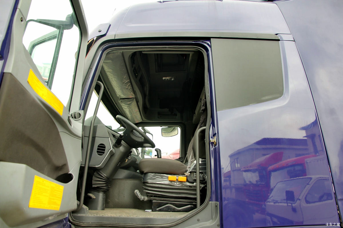 Foton Auman GTL 380HP 4x2 diesel tractor truck for logistics transport