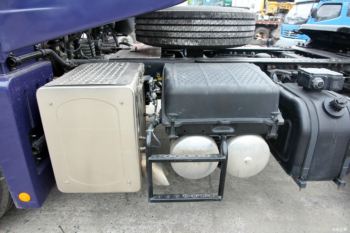 Foton Auman GTL 380HP 4x2 diesel tractor truck for logistics transport