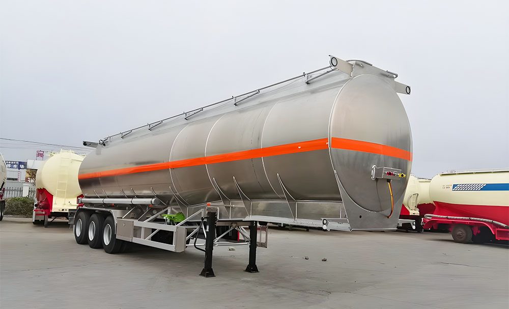 3 axle aluminum tanker trailer for transporting diesel, edible oil, and chemical liquids