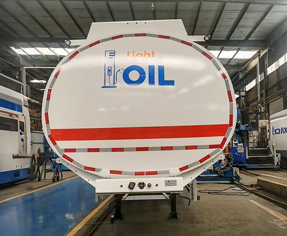 White aluminum 3 axle light oil tanker trailer for fuel delivery