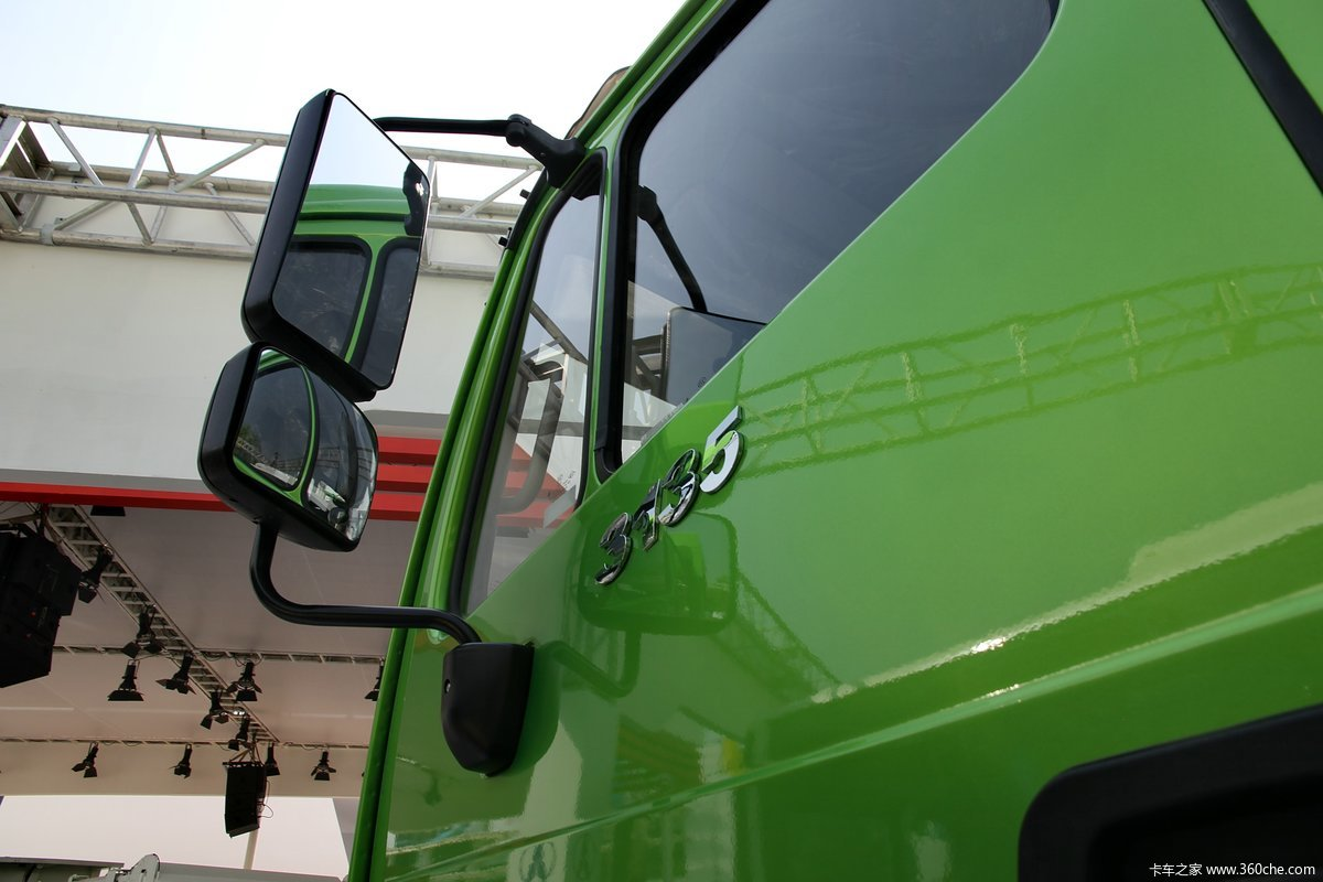 Beiben V3 8X4 375HP tipper truck with rear dump body for heavy-duty construction