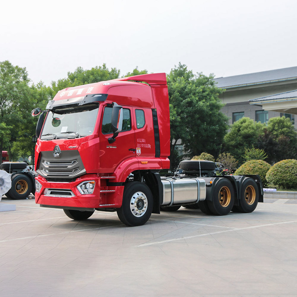 Howo N7W 400HP 6×4 tractor truck for heavy-load coal transport.