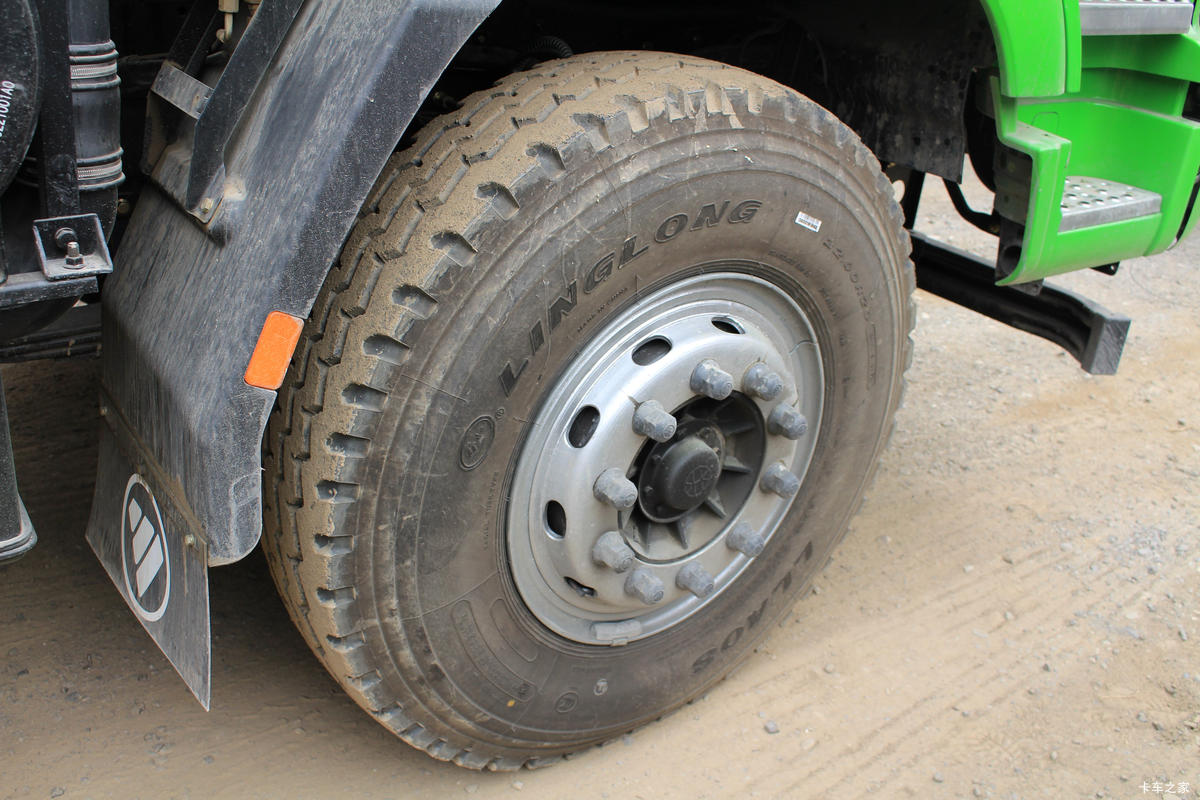 Foton Auman ETX 9 Series 336HP 6X4 5.6m Dump Truck