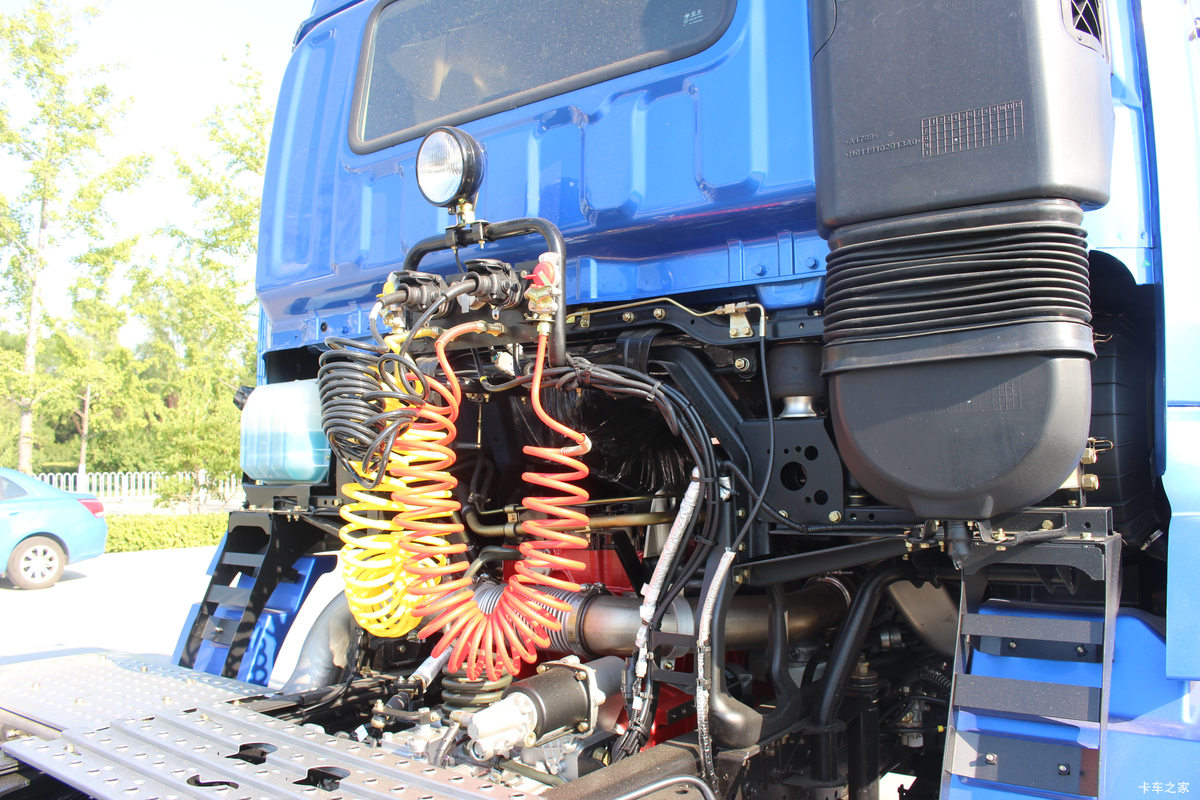 Foton New ETX 6x4 diesel tractor truck 400HP for logistics transport