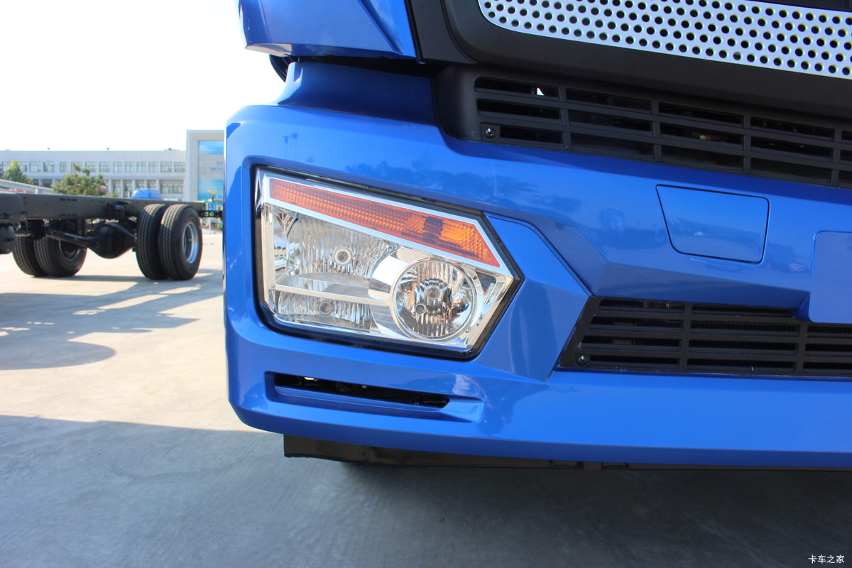 Foton New ETX 6x4 diesel tractor truck 400HP for logistics transport