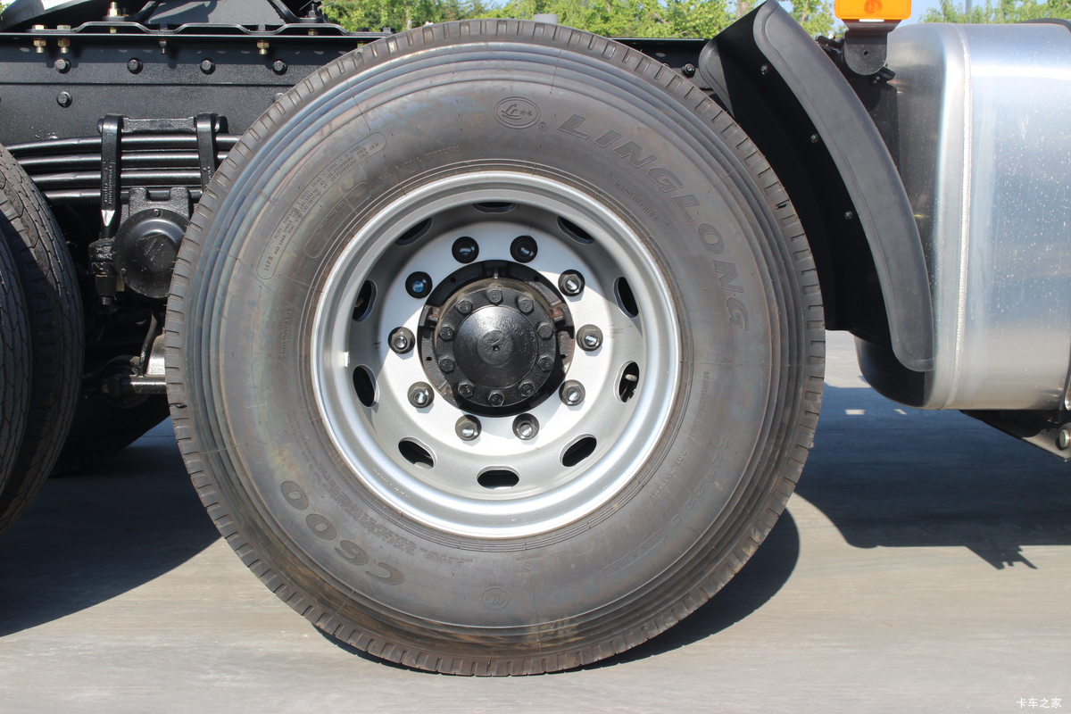 Foton New ETX 6x4 diesel tractor truck 400HP for logistics transport