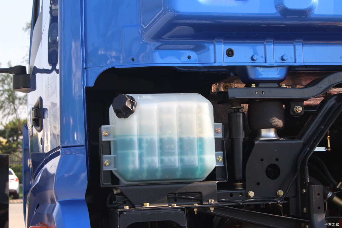 Foton New ETX 6x4 diesel tractor truck 400HP for logistics transport