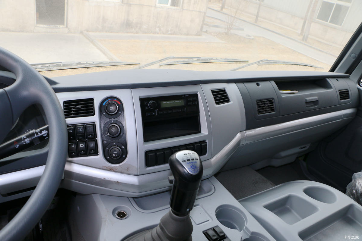 Foton Auman ETX 9 Series 336HP 6X4 5.6m Dump Truck