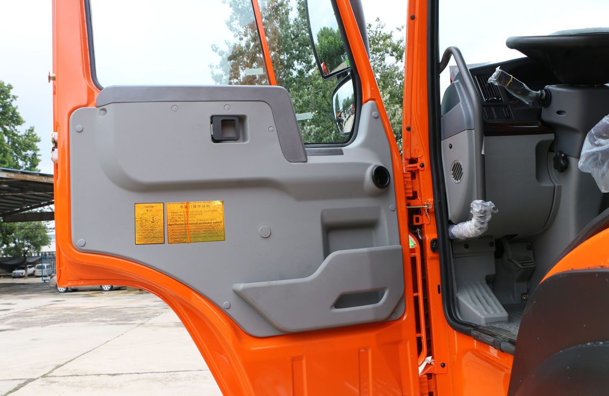 HOWO 380HP 6X4 Tractor Truck for Long-Distance Haulage