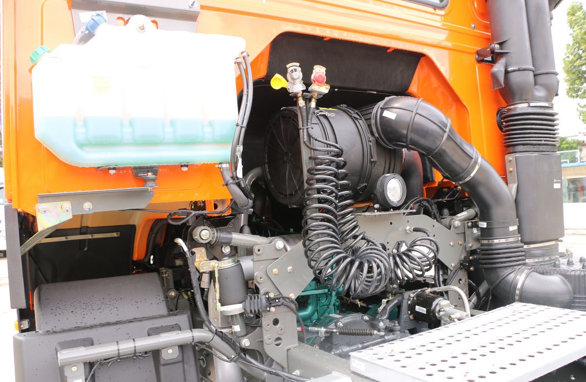 HOWO 380HP 6X4 Tractor Truck for Long-Distance Haulage