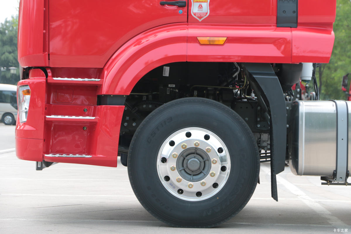 Howo N7W 400HP 6×4 tractor truck for heavy-load coal transport