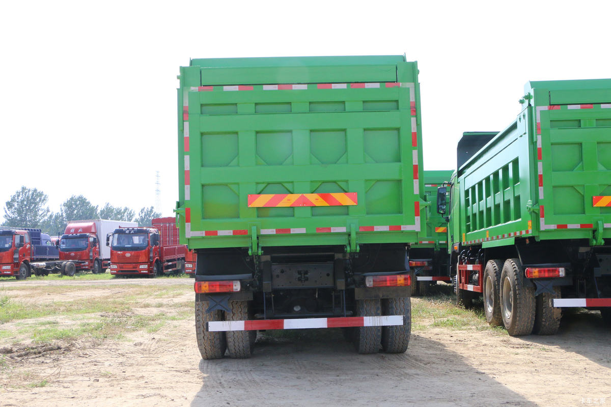 Foton Auman GTL 9 Series 400HP 6X4 Dump Truck with 5.6m cargo box