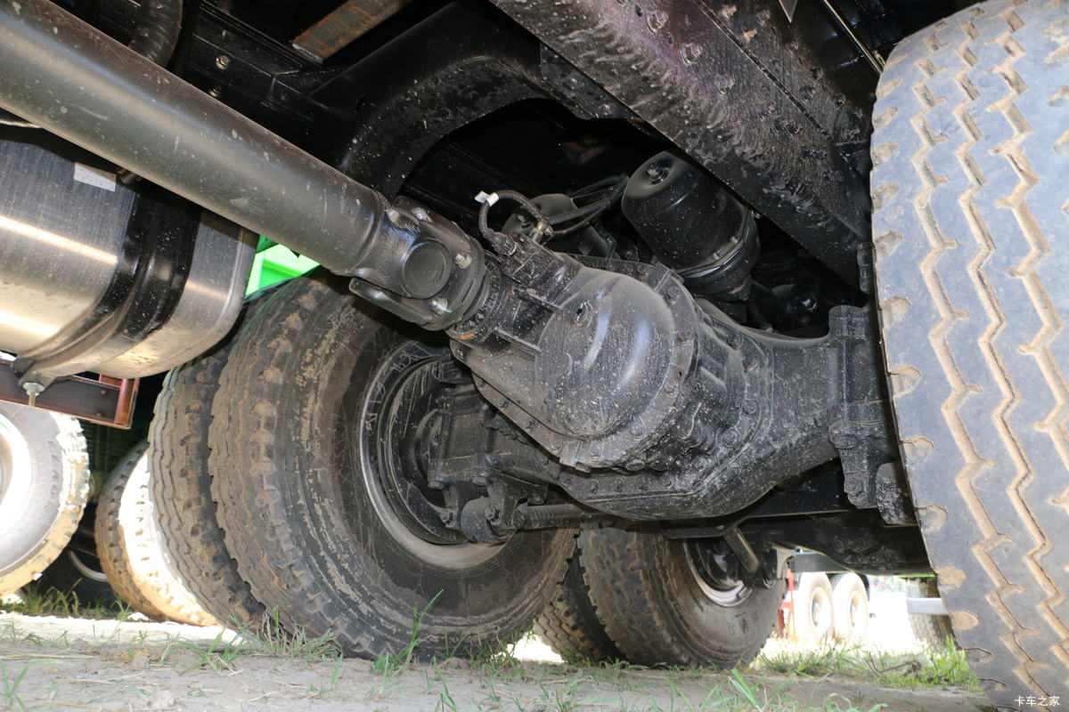 Foton Auman GTL 9 Series 400HP 6X4 Dump Truck with 5.6m cargo box