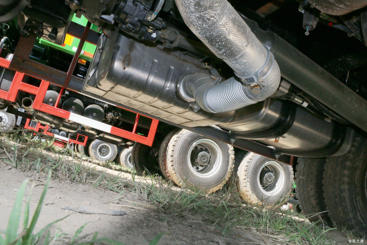 Foton Auman GTL 9 Series 400HP 6X4 Dump Truck with 5.6m cargo box