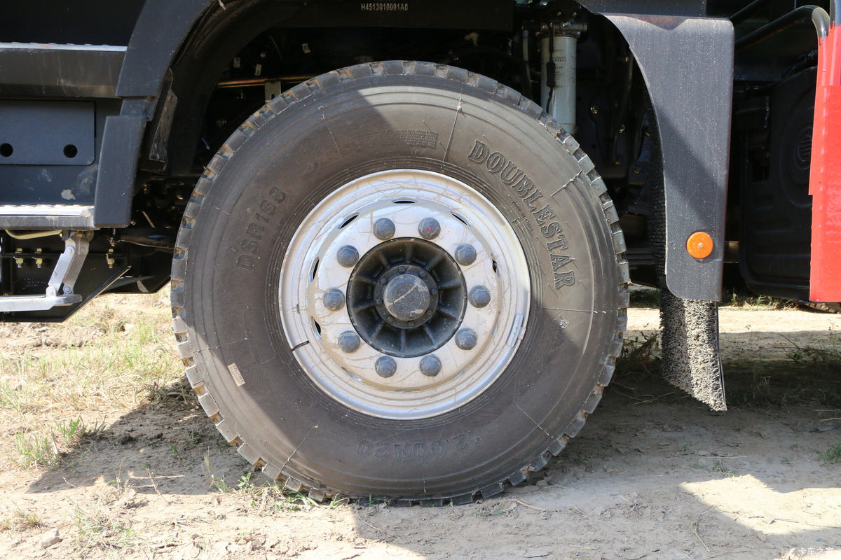 Foton Auman GTL 9 Series 400HP 6X4 Dump Truck with 5.6m cargo box