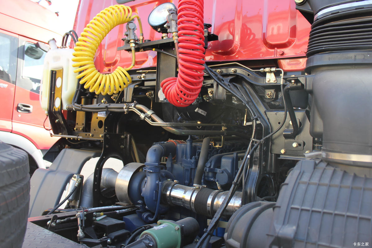 Foton VT9 380HP 6X4 heavy-duty tractor truck
