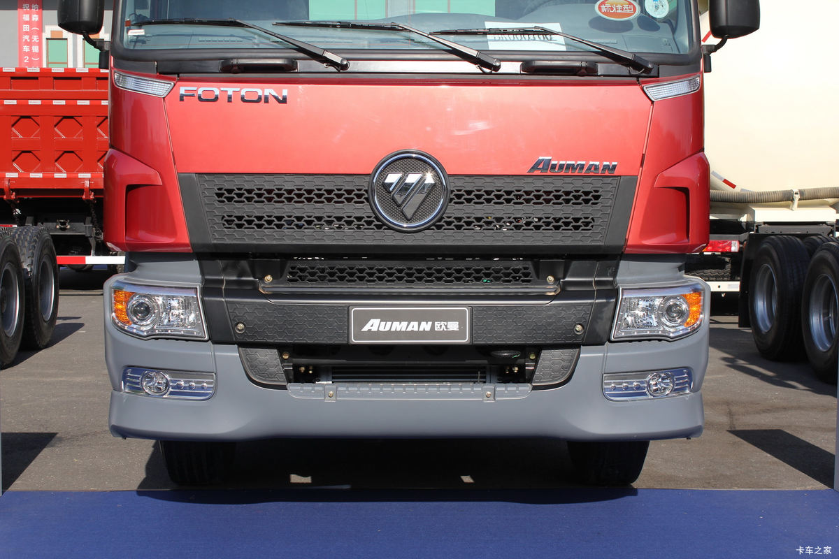 Foton VT9 380HP 6X4 heavy-duty tractor truck