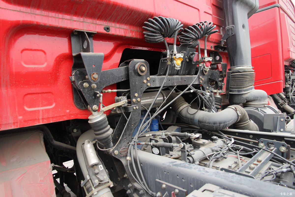 Beiben V3 380HP 6X4 tractor truck ND42503B32J7