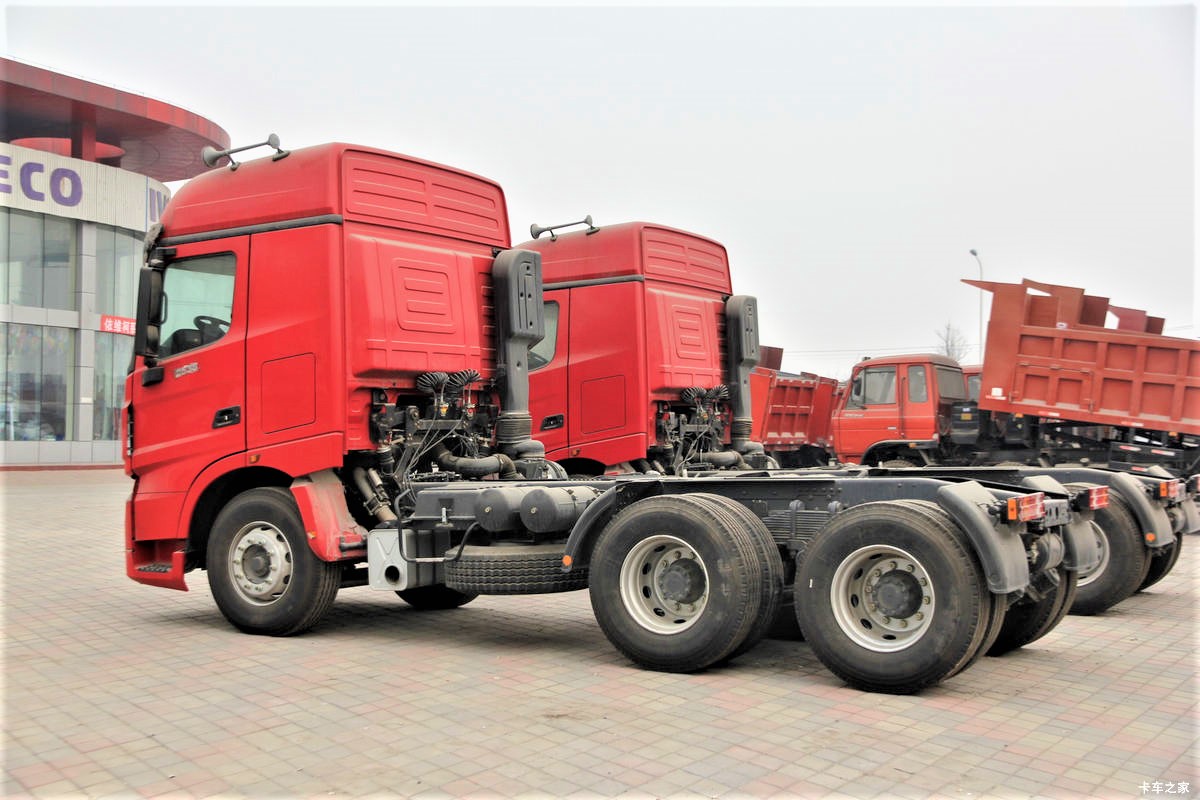 Beiben V3 380HP 6X4 tractor truck ND42503B32J7