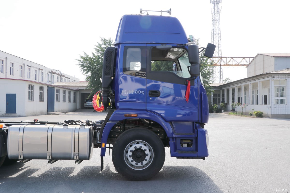 Foton Auman ETX 6 Series 400HP 6X4 Adventure Edition Tractor Truck
