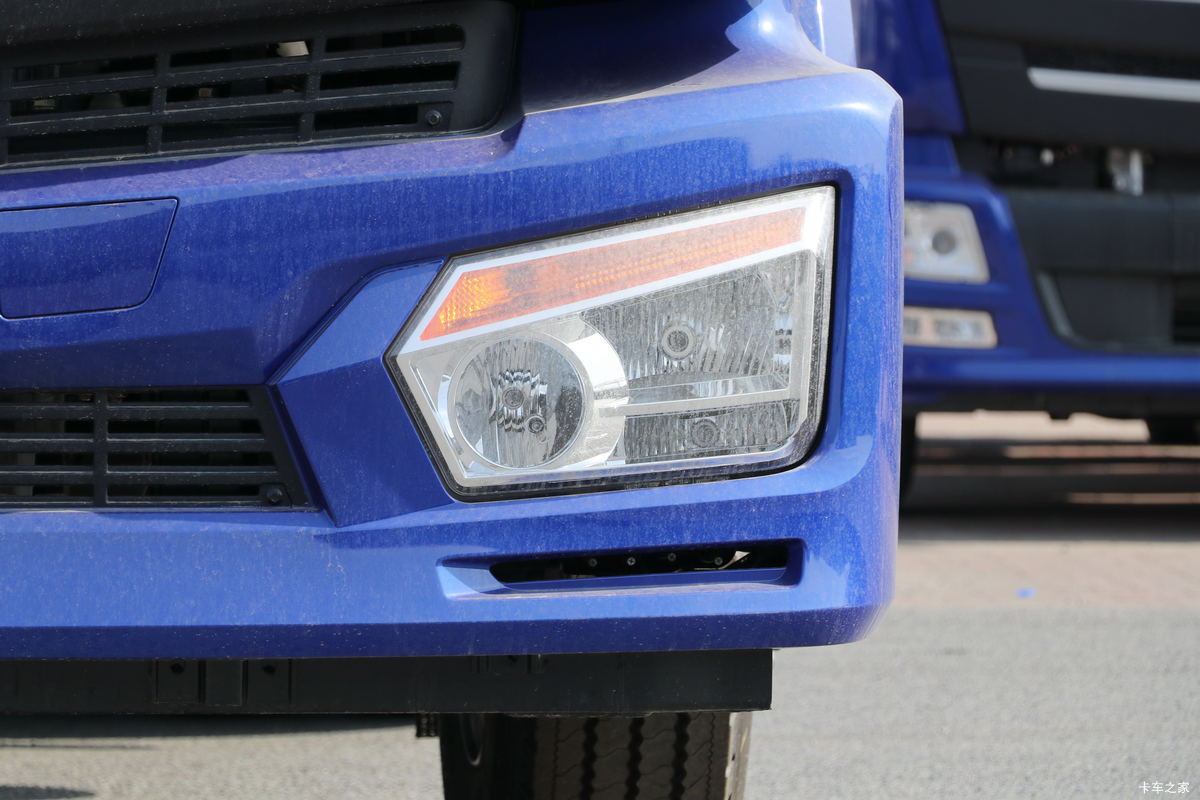 Foton Auman ETX 6 Series 400HP 6X4 Adventure Edition Tractor Truck