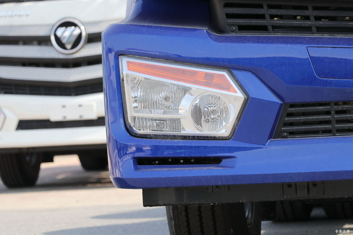 Foton Auman ETX 6 Series 400HP 6X4 Adventure Edition Tractor Truck