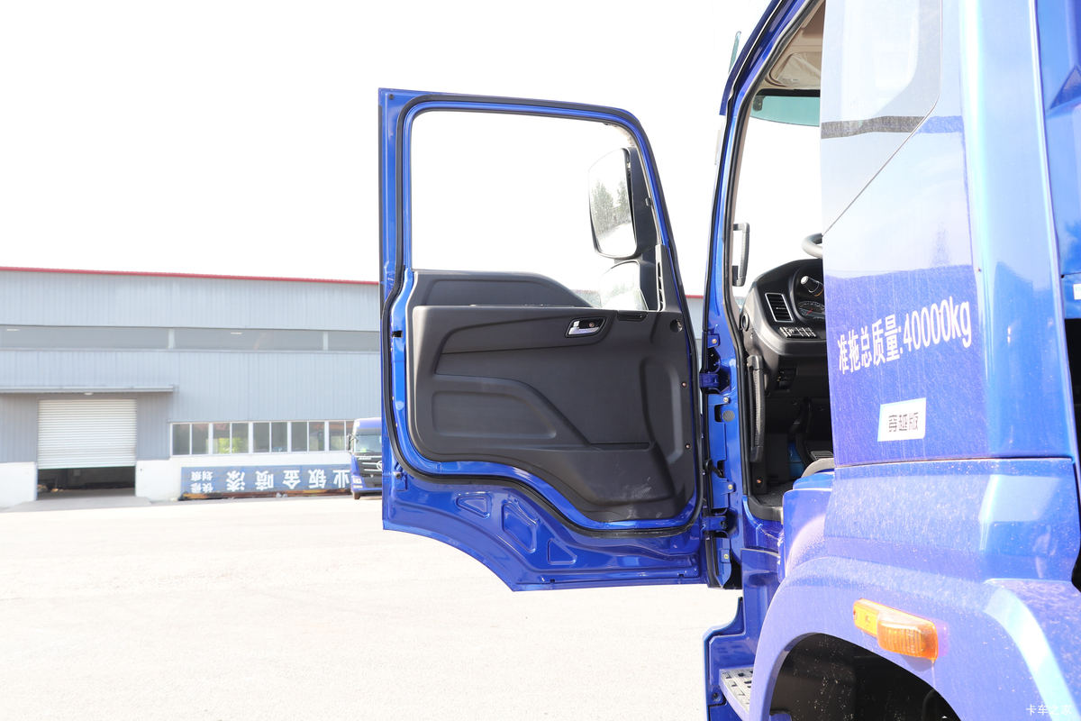 Foton Auman ETX 6 Series 400HP 6X4 Adventure Edition Tractor Truck