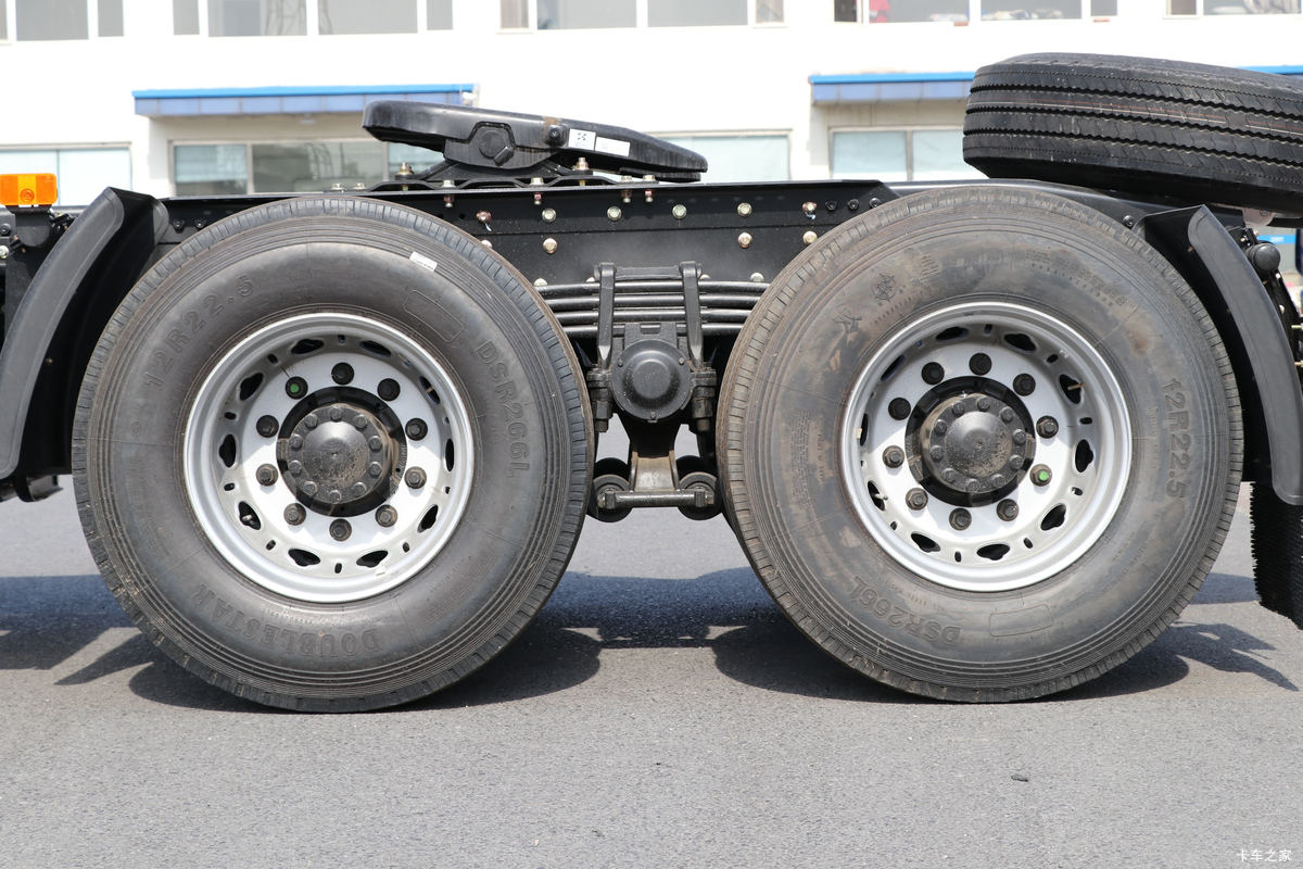Foton Auman ETX 6 Series 400HP 6X4 Adventure Edition Tractor Truck