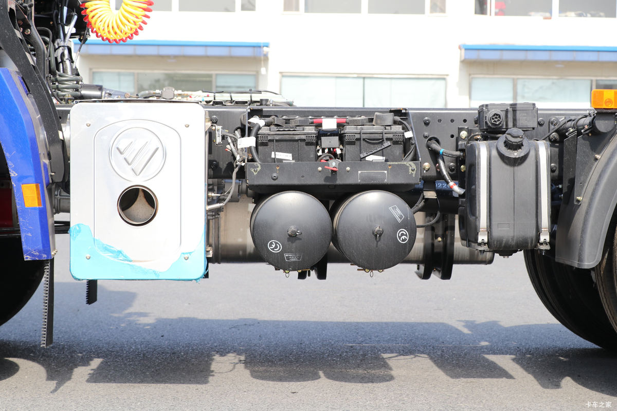 Foton Auman ETX 6 Series 400HP 6X4 Adventure Edition Tractor Truck