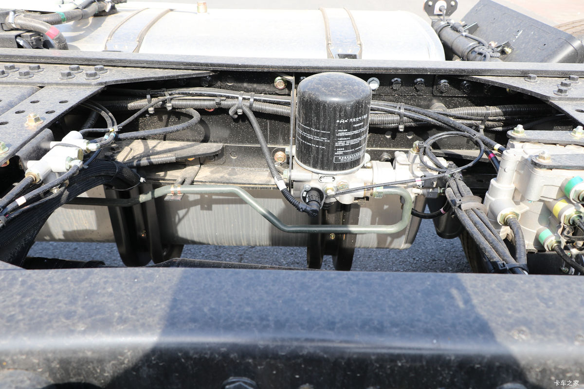 Foton Auman ETX 6 Series 400HP 6X4 Adventure Edition Tractor Truck