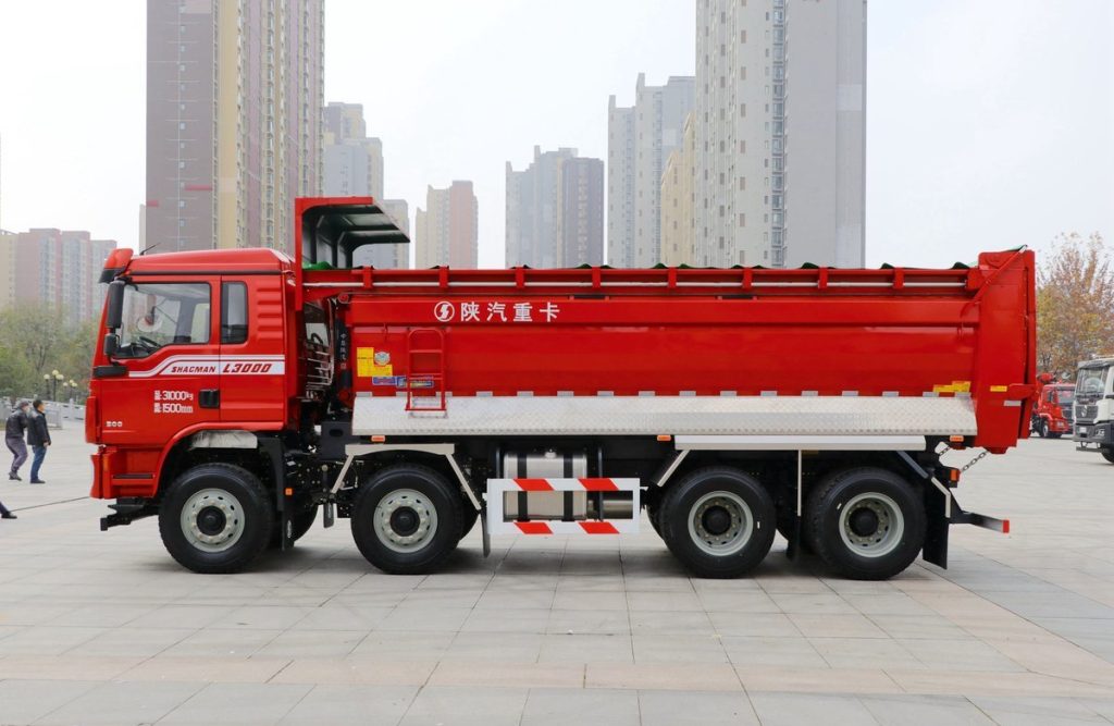 Shacman L3000 8X4 6.2m Dump Truck – Lightweight 300HP Tipper for Urban Construction