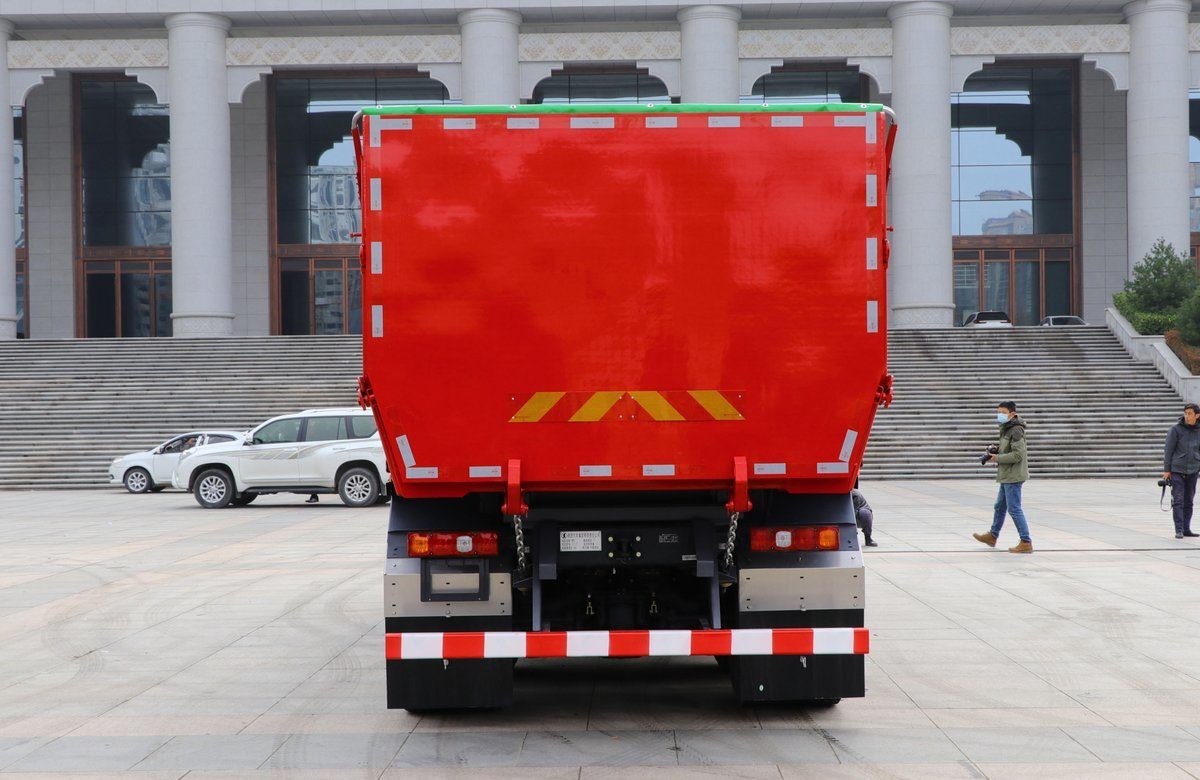 Shacman L3000 8X4 6.2m Dump Truck – Lightweight 300HP Tipper for Urban Construction