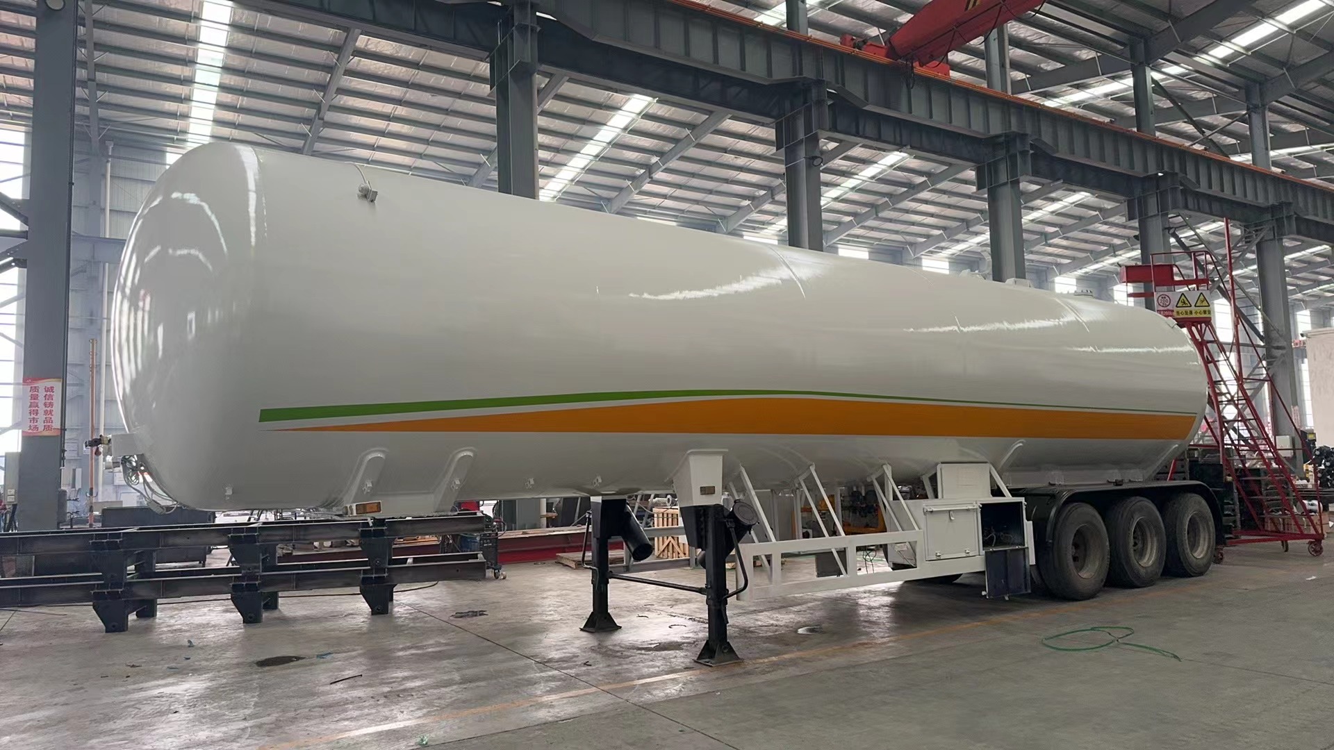 3-Axle LPG Tanker Trailer – 60,000L HSLA Steel Tank