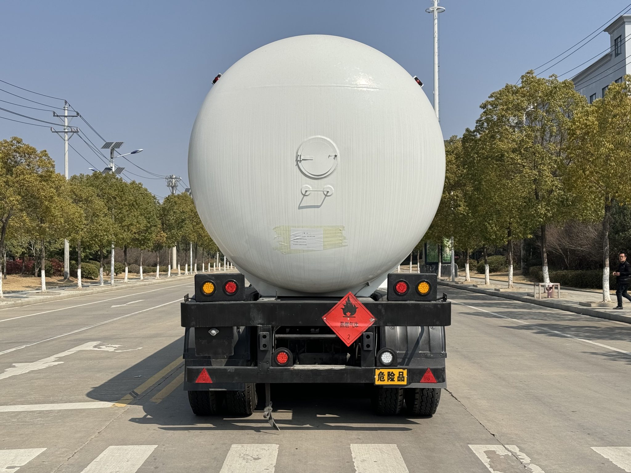 3-Axle LPG Tanker Trailer – 60,000L HSLA Steel Tank