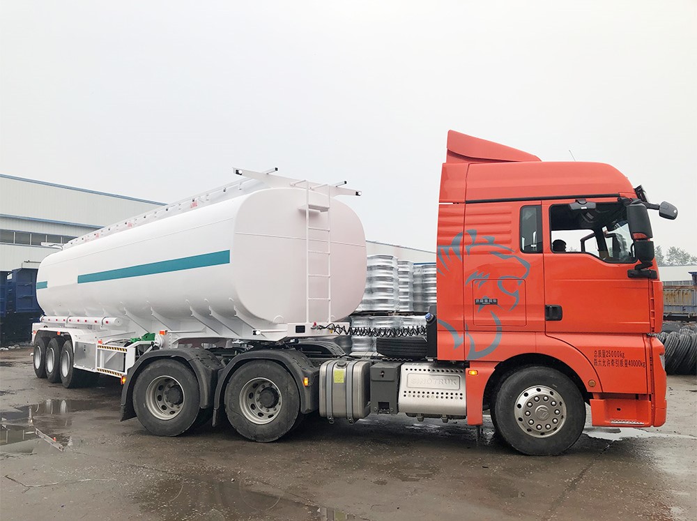3 axle fuel tanker trailer made of carbon steel for diesel transport