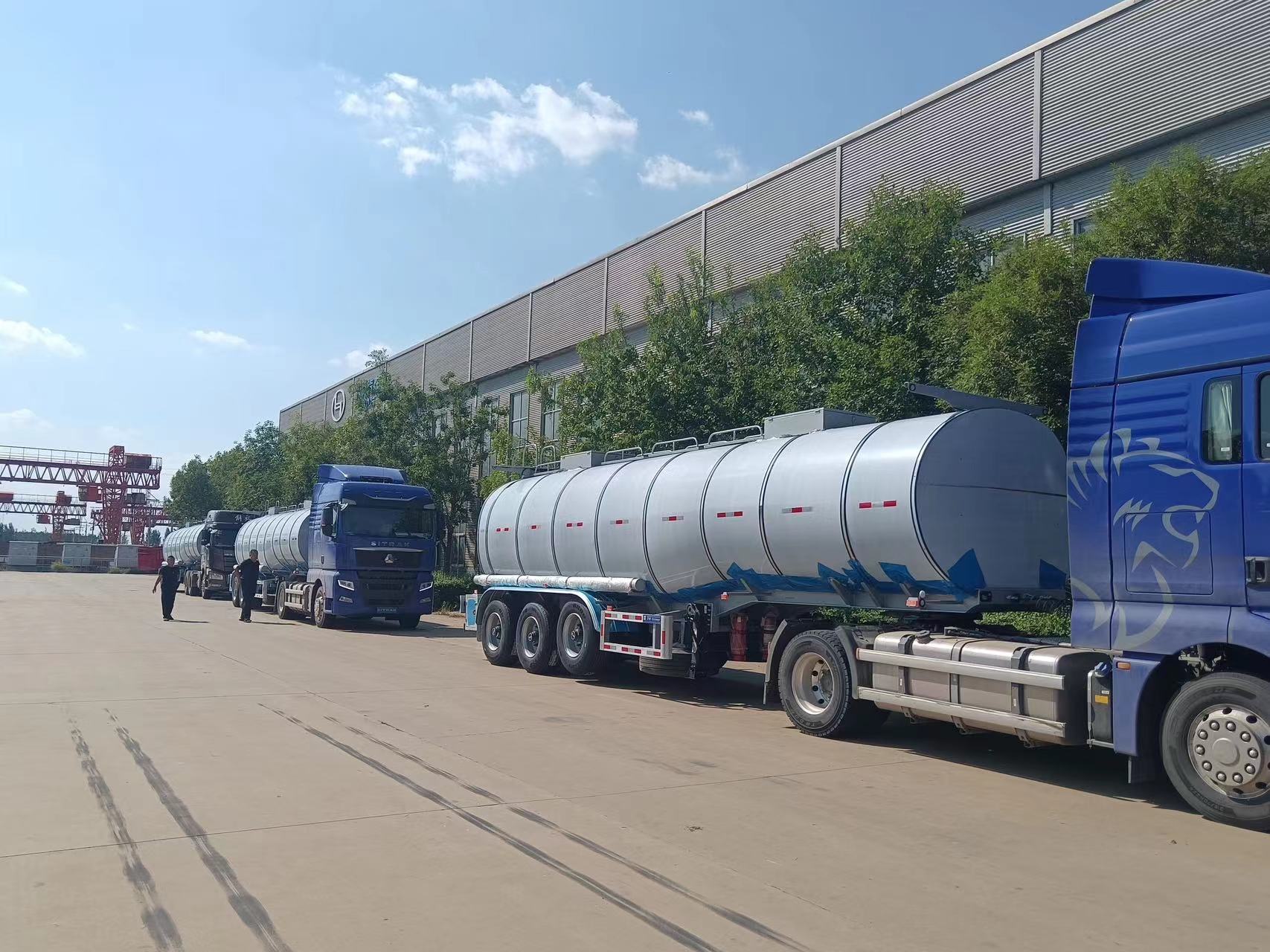 3 Axle Stainless Steel Tanker Semi Trailer for Fuel and Chemical Transport