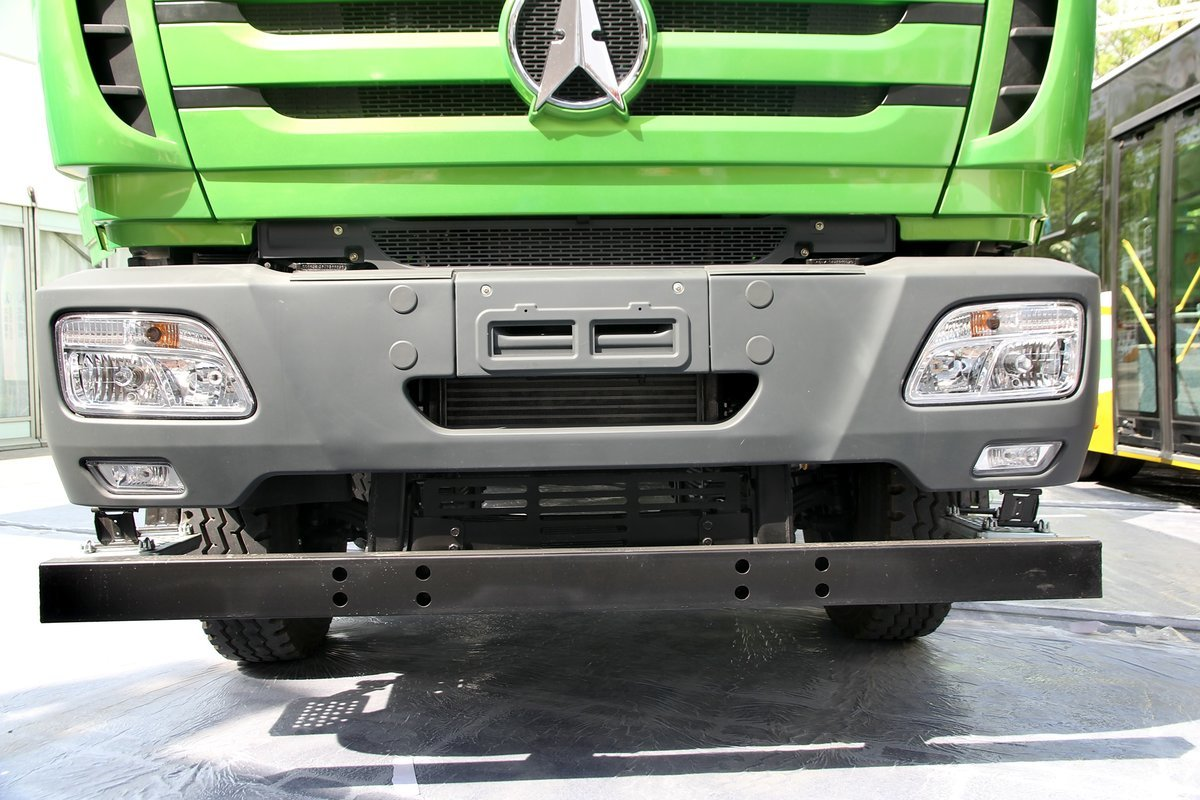 Beiben V3 8X4 375HP tipper truck with rear dump body for heavy-duty construction