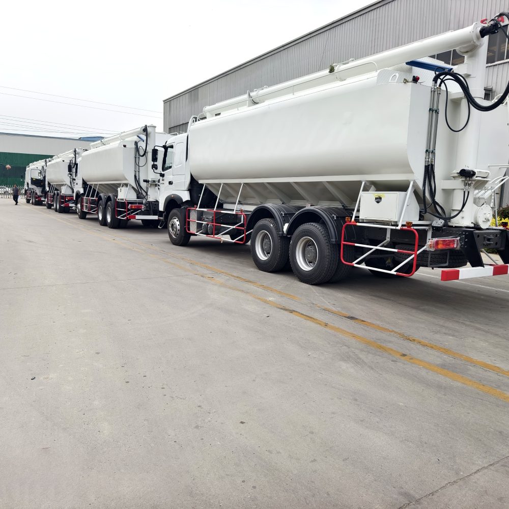 Feed Transport Truck Howo 30m³